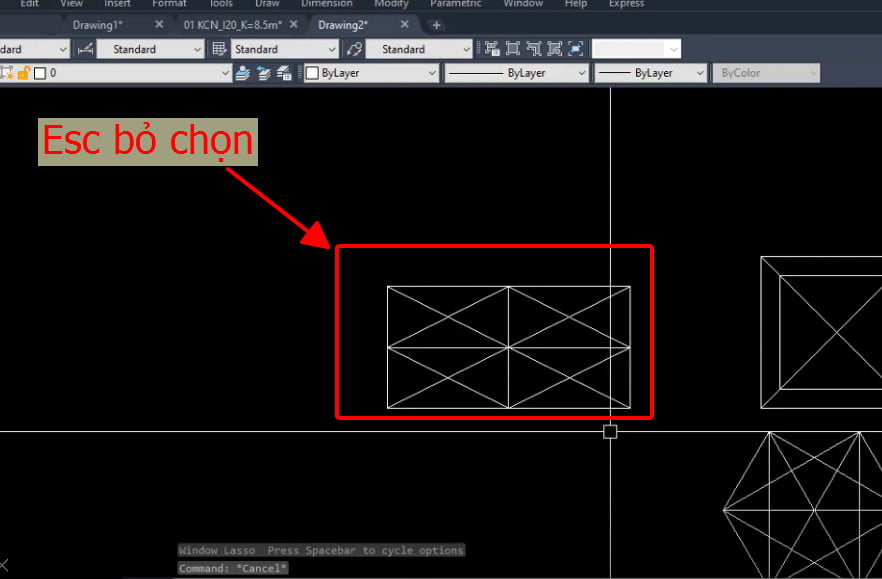 Nhấn Esc để bỏ chọn toàn bộ đối tượng đã chọn