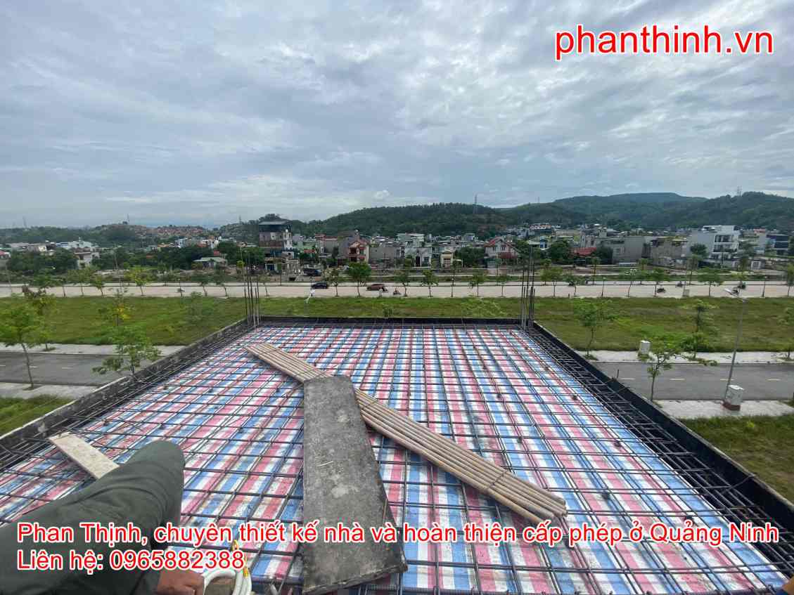 Phần kết cấu mái chuẩn bị đổ bê tông.